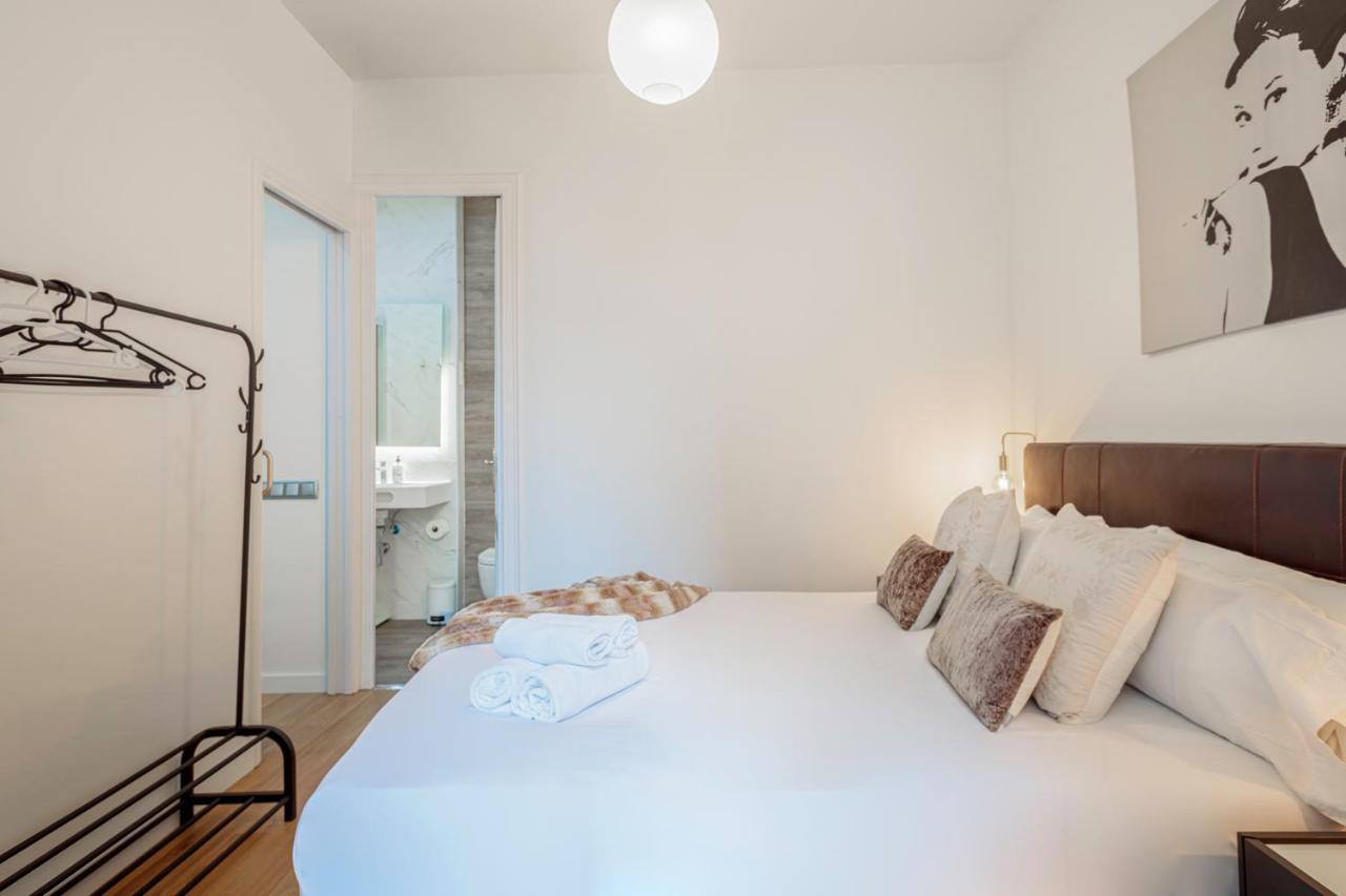 The Gaudi Suites II Barcelona Exteriör bild