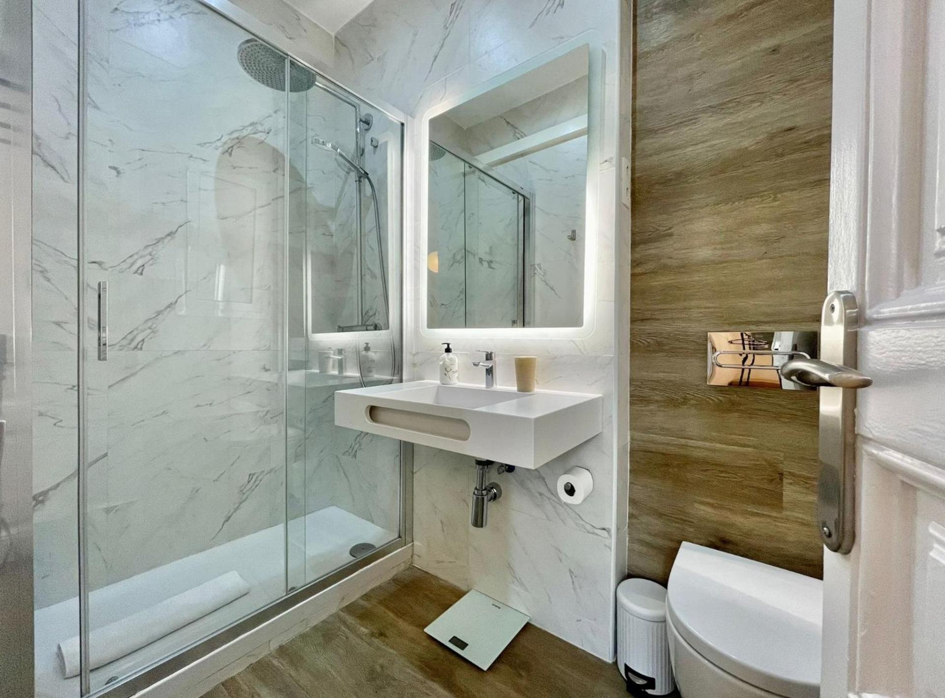 The Gaudi Suites II Barcelona Exteriör bild